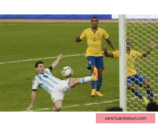 秘鲁队防守体系近期表现稳健，整体结构保持稳定